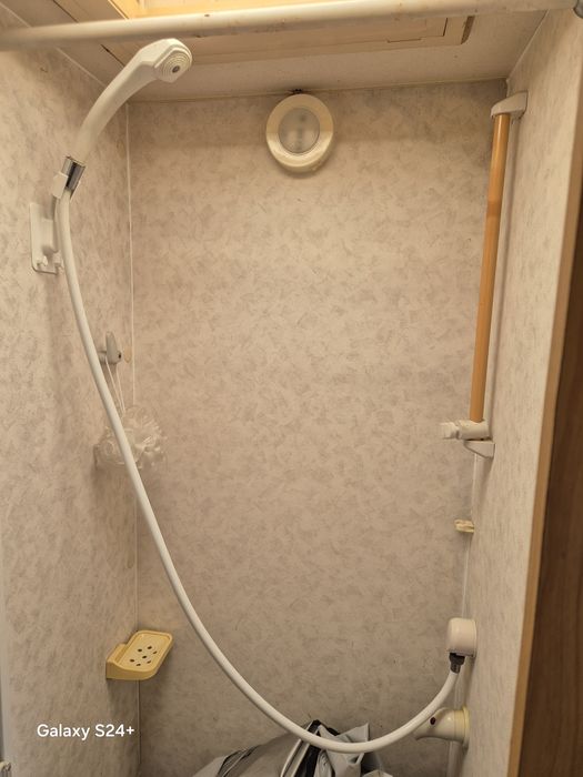 Продавам каравана Compass Rallye