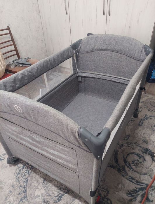 Кровать - манеж продам срочно