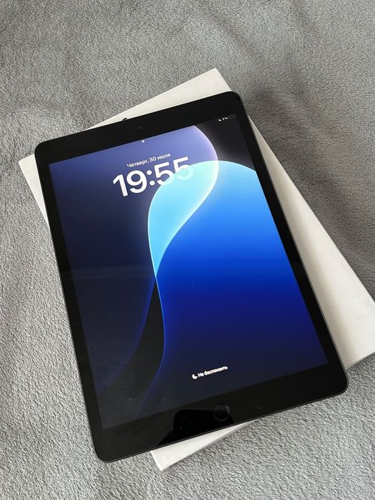 Продам iPad (7 th Generation) 32 GB