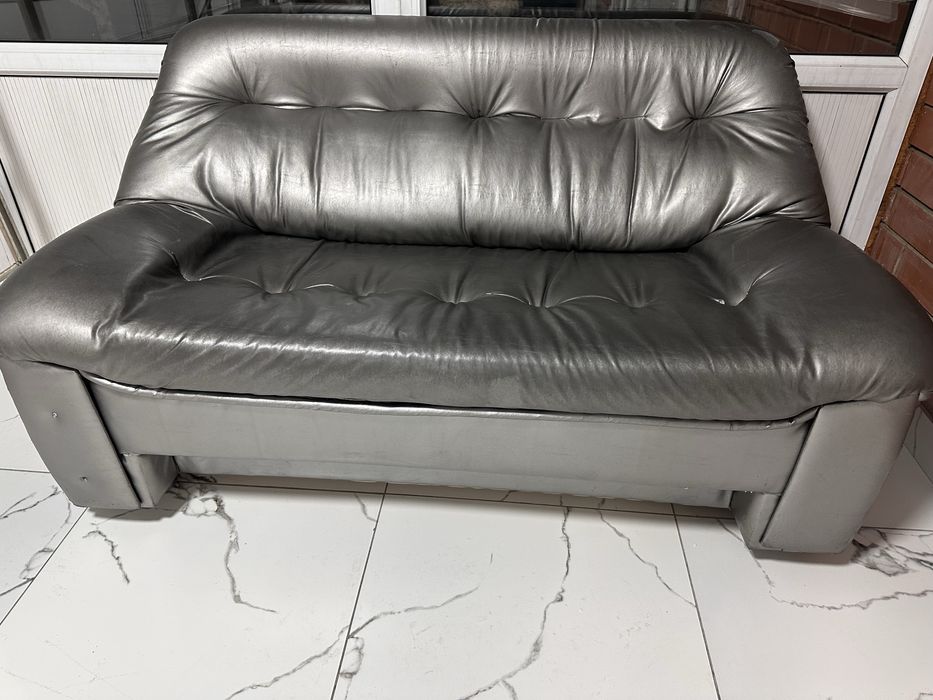 Диван двухместный