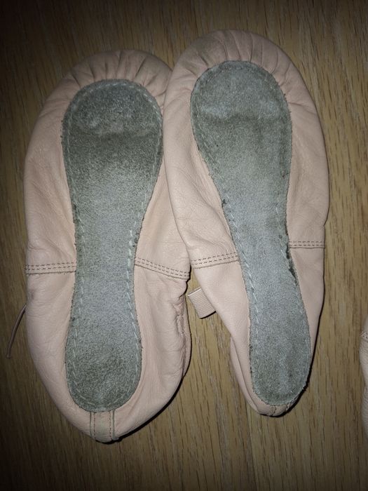 Нови кожени балетни туфли от Декатлон