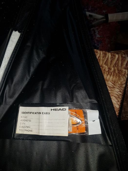 Ракетка теннисная профессиональная.