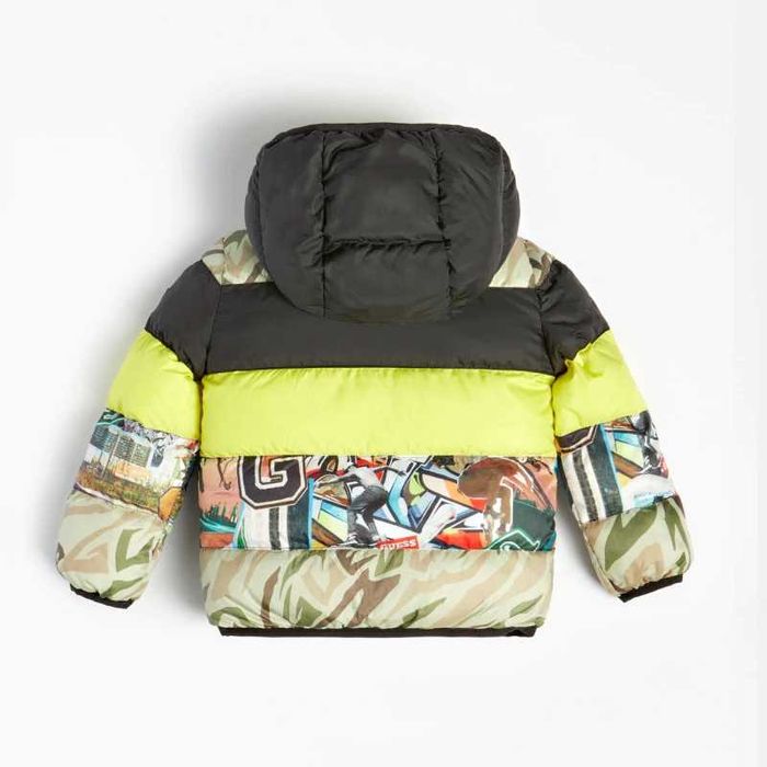 Яке Guess за момче 6г - 70 лв.