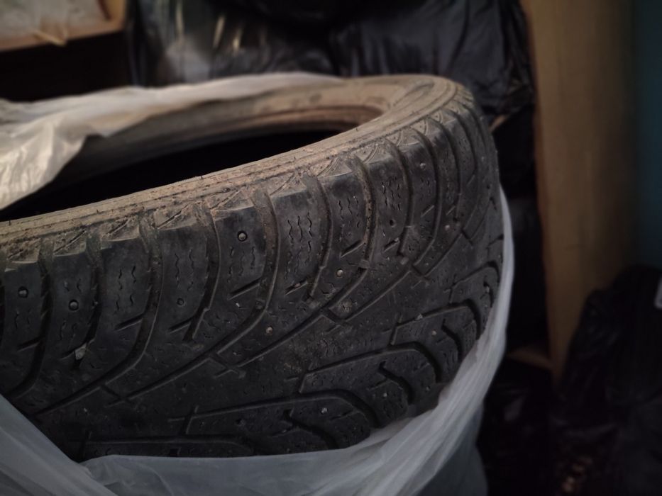 Продам Maxxis зимнию резину