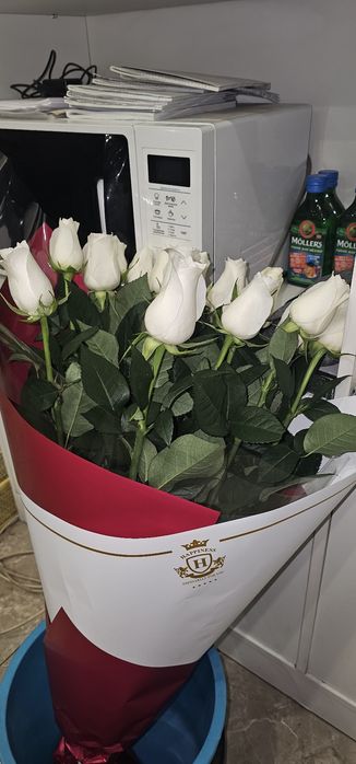 Букет белых роз свежие