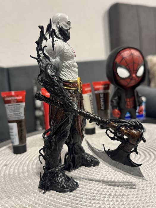 Kratos x Venom - 3D принтирана ръчно обработена и боядисана фигурка