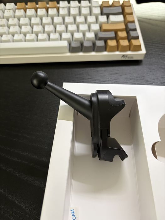 Prindere suport telefon pentru Tesla