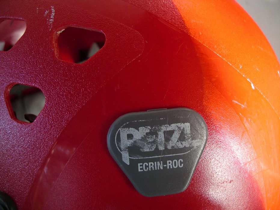 Продавам каски PETZL ECRIN ROCK