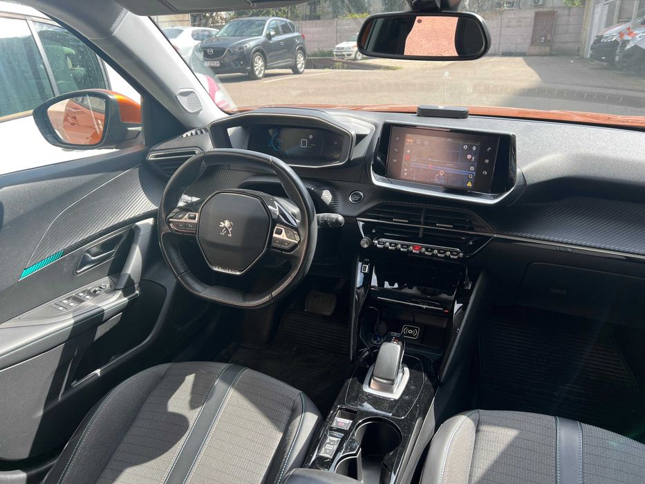 New PEUGEOT e-2008 - SUV Electric 50 Kw