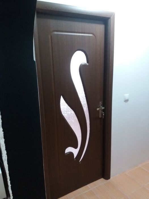 Montaj usi interior exterior. Parchet laminat și mobilă de ori ce fel.