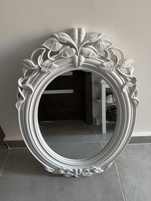 Oglinda gatit mireasa