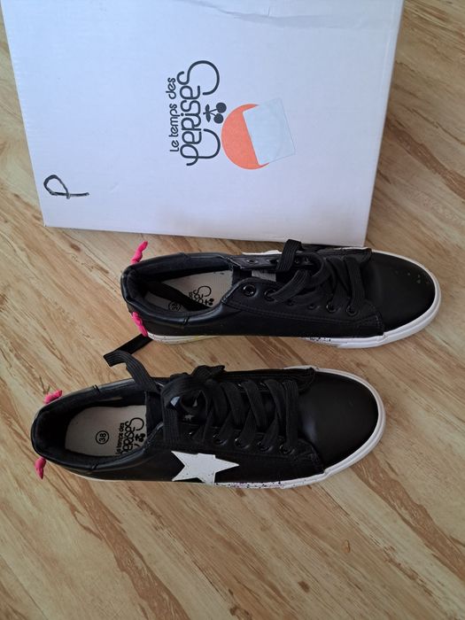 Нови кецове  le temps des cerises