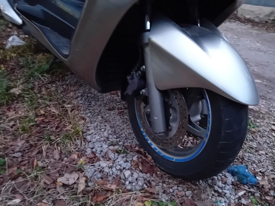 Скутер Ямаха Маджести 400