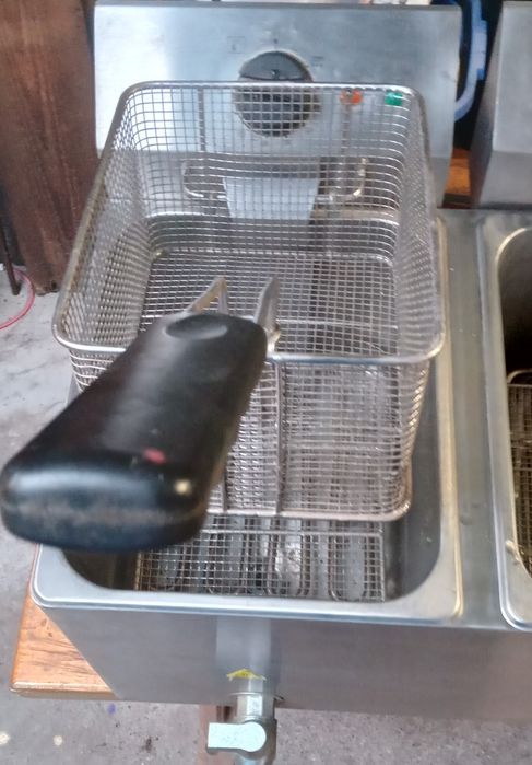 Fripteuza dubla horeca