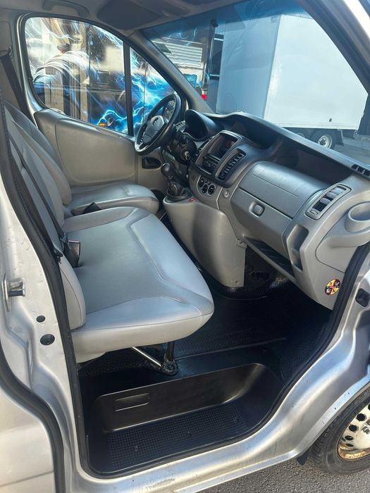 Opel Vivaro,2011,  8+1 locuri, model lung, 2.0 diesel, 125 cp