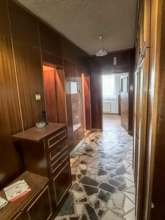 широк център -  тристаен