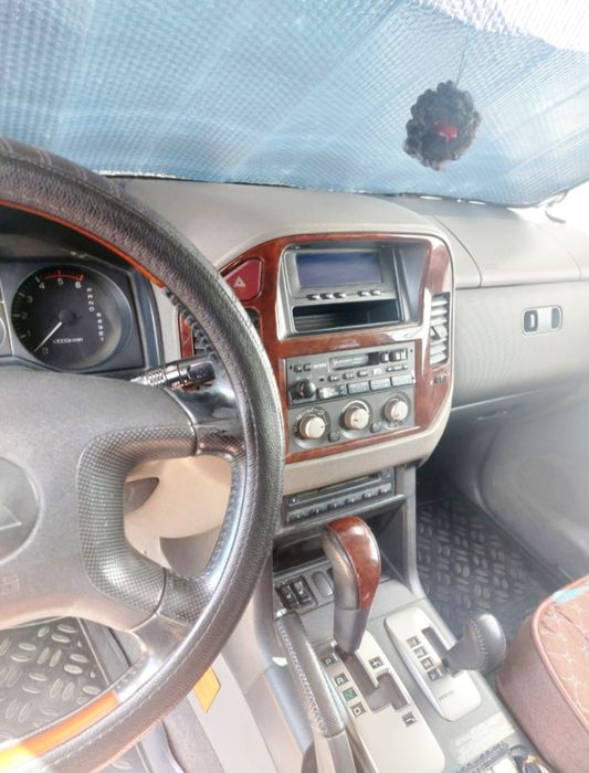 Продам mitsubishi pajero 2006