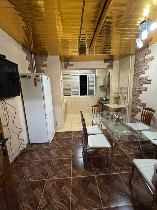 Продается  4 комнатная квартира на первой линии