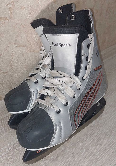 Продам коньки хоккейные