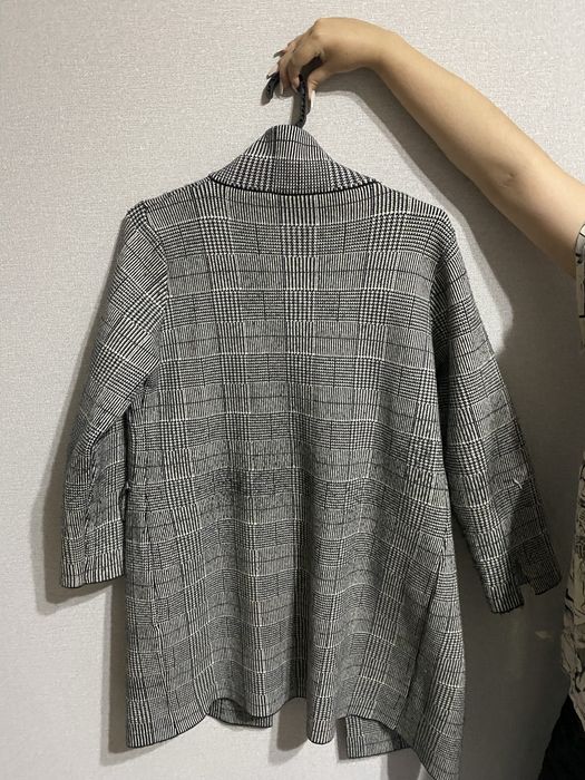 Продам верхнюю женскую одежду