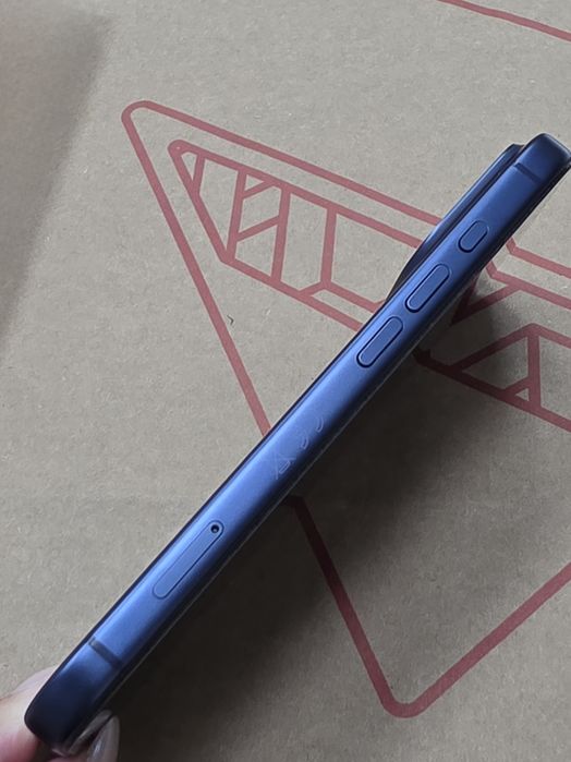 КАТО НОВ 256GB iPhone 17 Pro A1 Гаранция 2028 Deep Blue