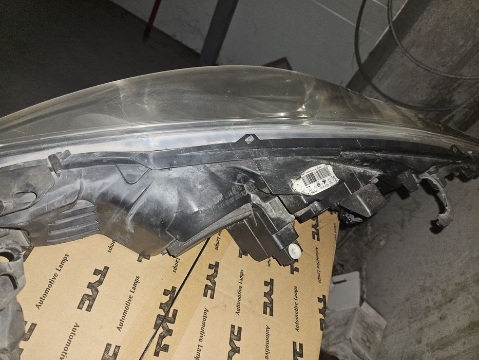 Фарове за пежо 308