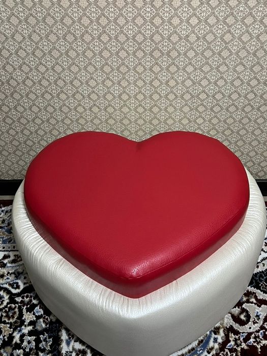 Пуфик в форме сердца