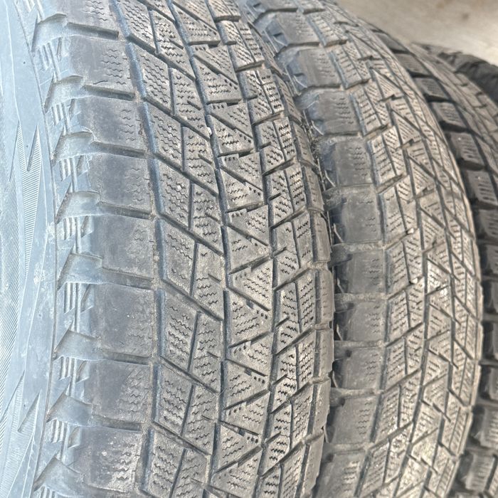 Щины Bridgeston Blizzak 245/75/16