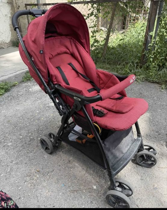 Коляска детская Joie