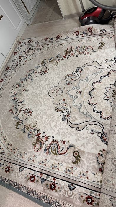 кілем сатылады.
