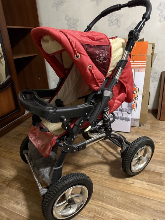 Коляска, в хорошем состоянии.