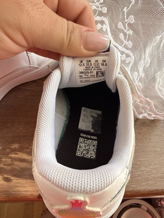 Продам кросрвки на девочку Puma