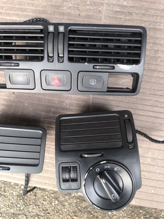 Grila aer bord Vw Golf 4 Bora