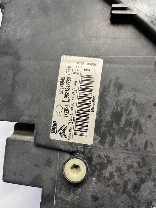 Фар Citroen C4 Cactus 18-