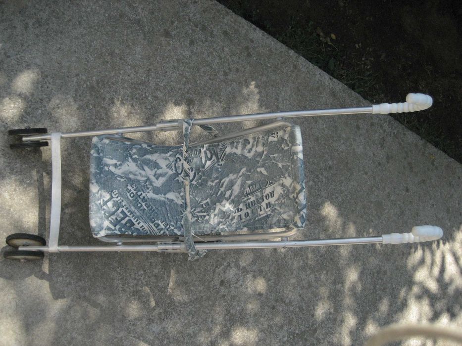 Детска тоалетка със столче