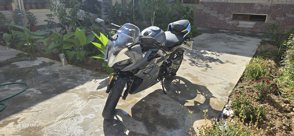 CF MOTO 300SR мотоцикл