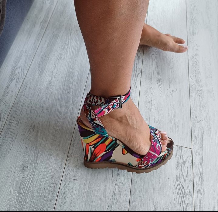 Дамски обувки платформа