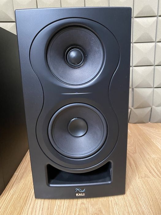 Студийные мониторы трехполосные Kali Audio in-5