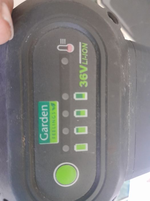 baterie Husqvarma și Garden36v/2,1A,/5A excelentă