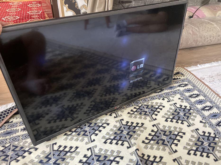 LG телевизор хорошем сост