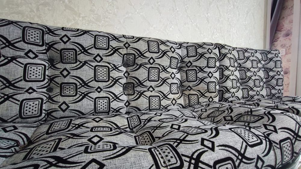 Диван с креслом даром