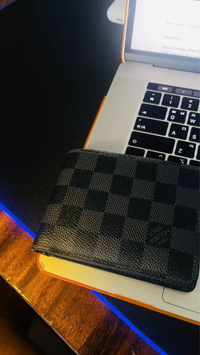 Louis Vuitton hamyon