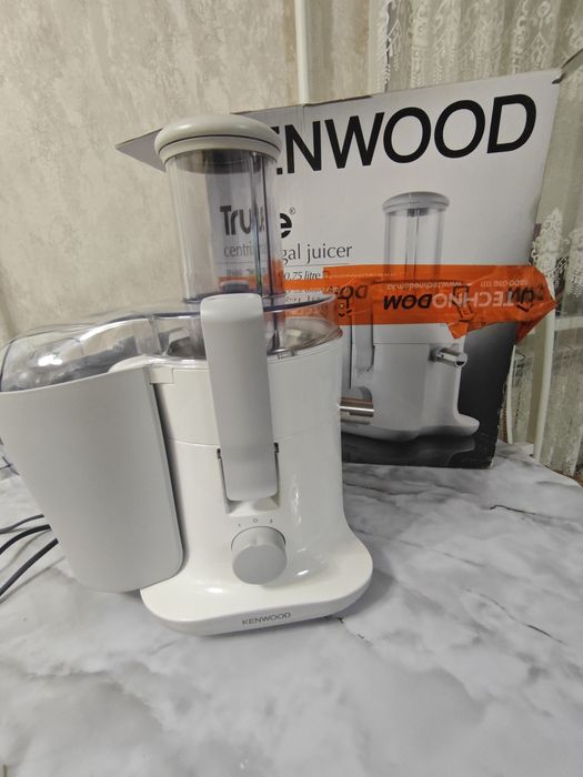 Соковыжималка Kenwood je 680
