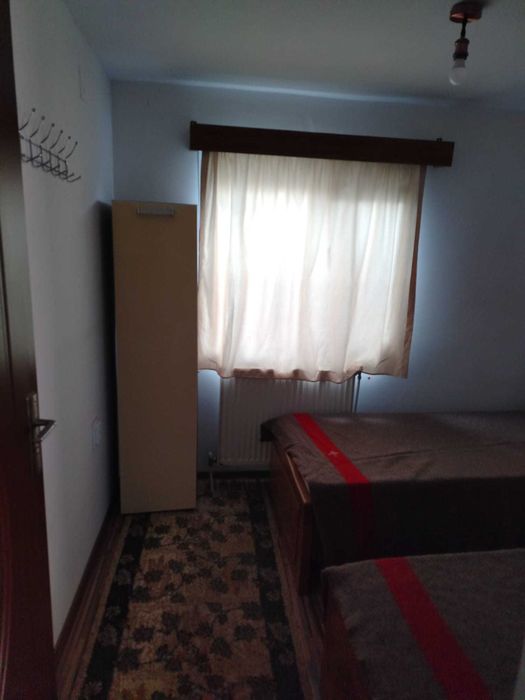Închiriez apartamente la casa.toate utilitățile,curte,centrala gaz.