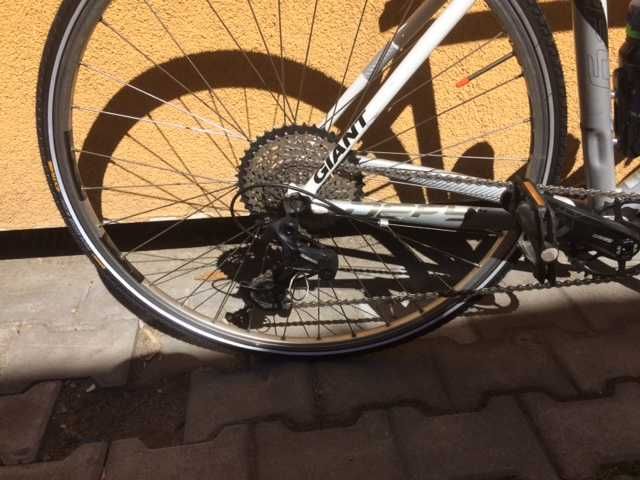 bicicleta treking GIANT Defy 4