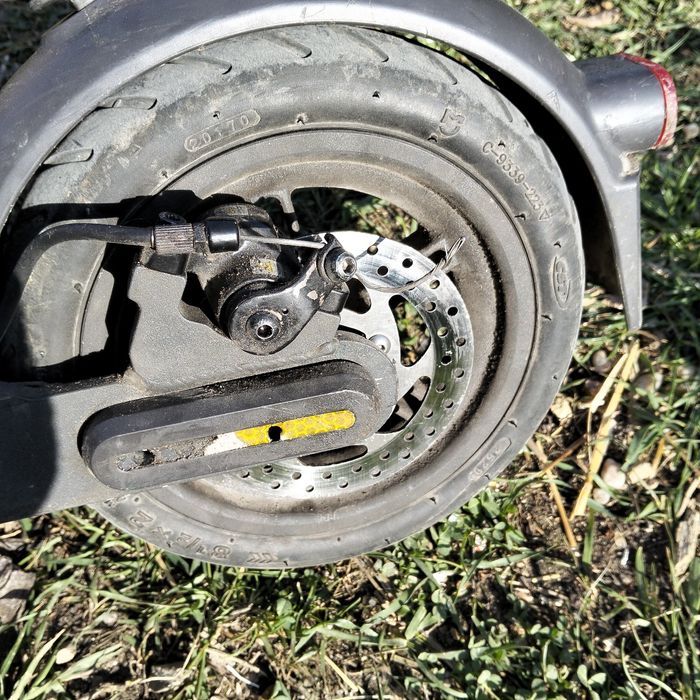 Vând trotineta xomi m3006