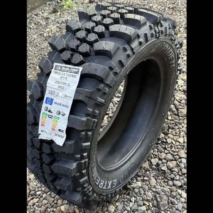 Джипови 4х4 офроуд гуми 235/70R16