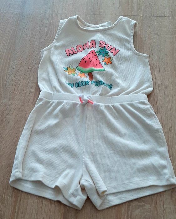 Нов вълнен пуловери Като нови -гащеризони и панталонки за2-3годинки3