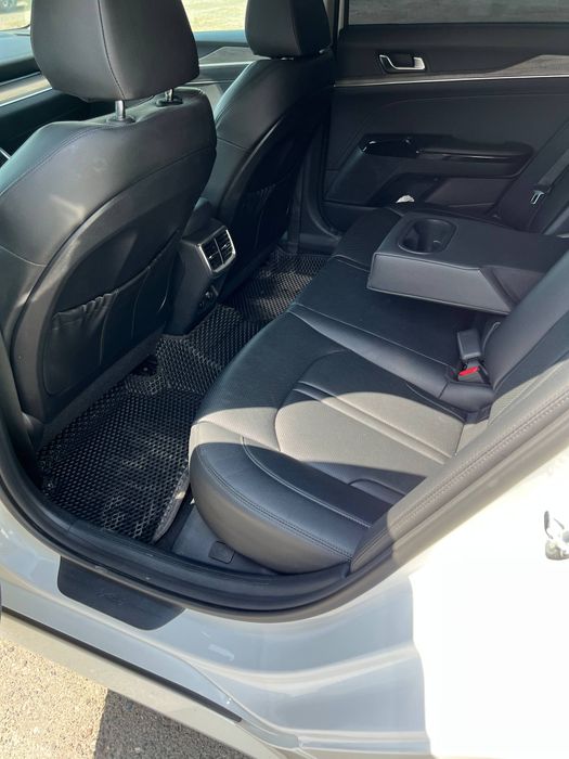 Kia K5  2.5 prestige