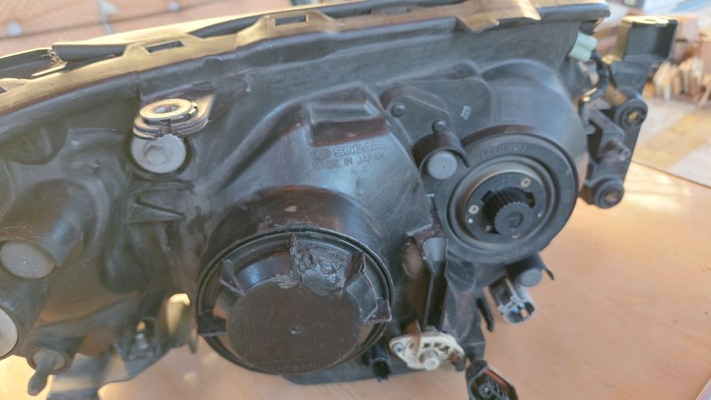 Оригинален Ляв Фар Субару Форестър 2005-2008г.